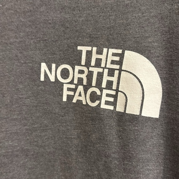 Men’s long sleeve gray North Face shirt - Picture 2 of 3